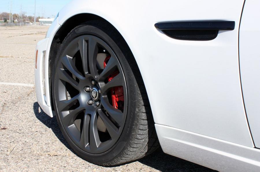  Jaguar XKR-S 2012 года  (фото 37 из 82)